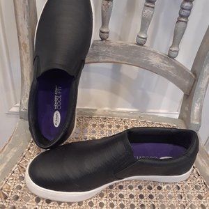 DR. SCHOLL'S Slip-On Sneaker in Black Size 7.5W